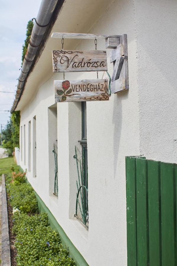 Vadrozsa Vendeghaz Racalmas Guest House Luaran gambar